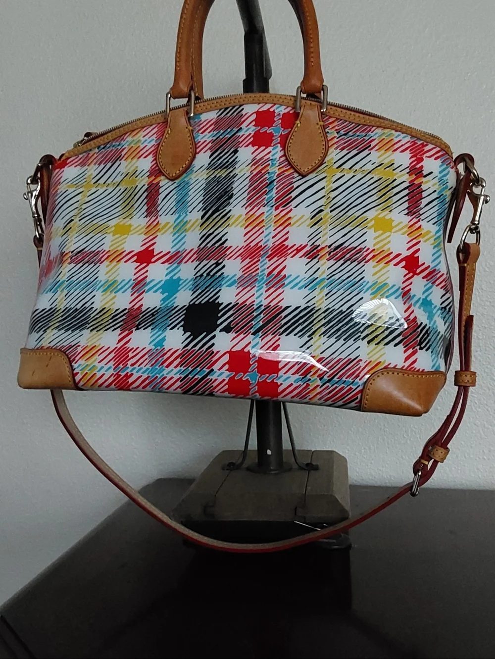 Dooney & Bourke satchel adjustable